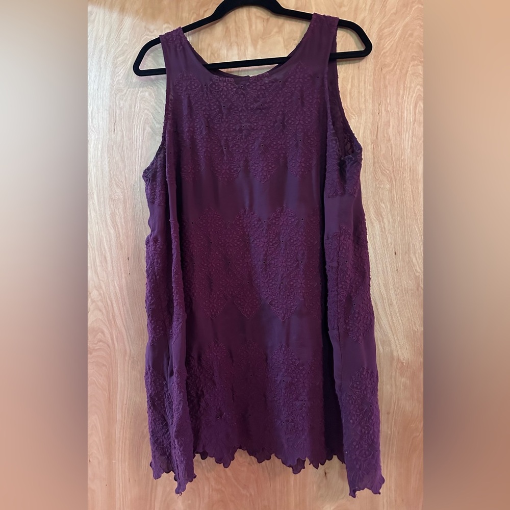 Love Johnny Was Sleeveless Burgundy Tunic, Size Large